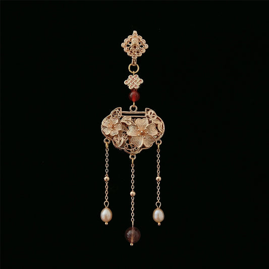 Classic Pearl Pendant with Timeless Appeal