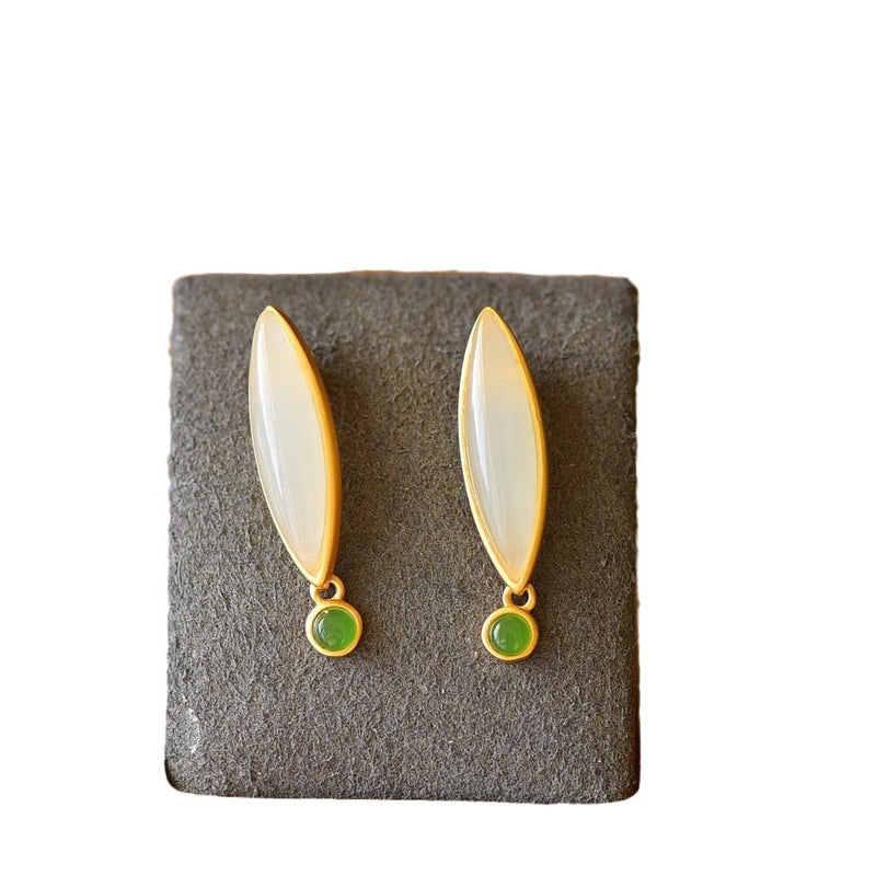 Charming Silver Earring for Any Occasion