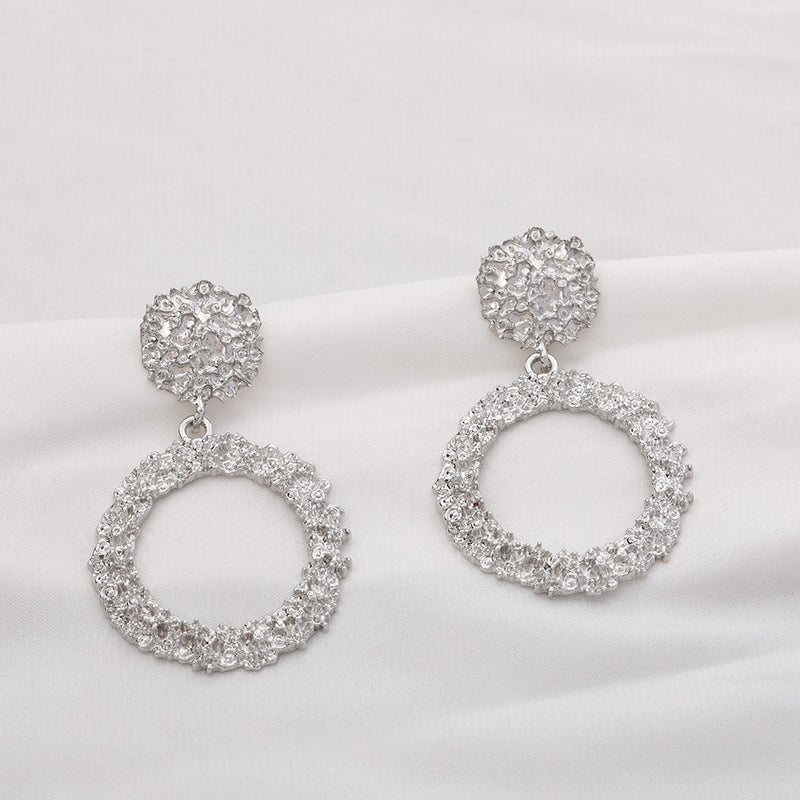 Romantic Gold Earring for Special Moments