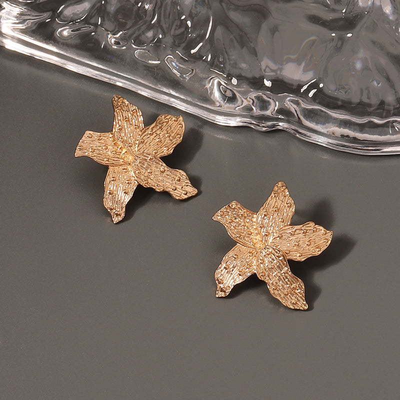 Classic Earring with Timeless Appeal
