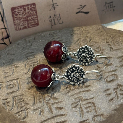 Charming Silver Earring for Any Occasion