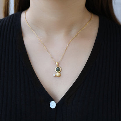 Beautiful Silver Necklace with Unique Style