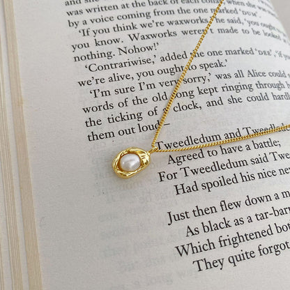 Classic Pearl Necklace with Timeless Appeal