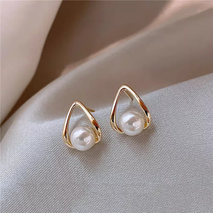Beautiful Pearl Earring with Unique Style