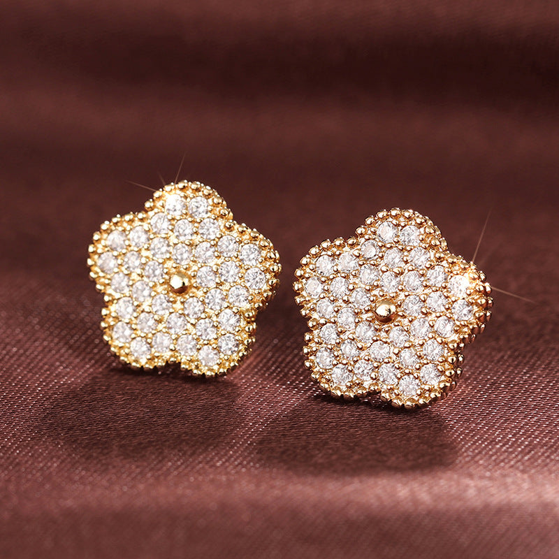 Charming Piece for Any Occasion