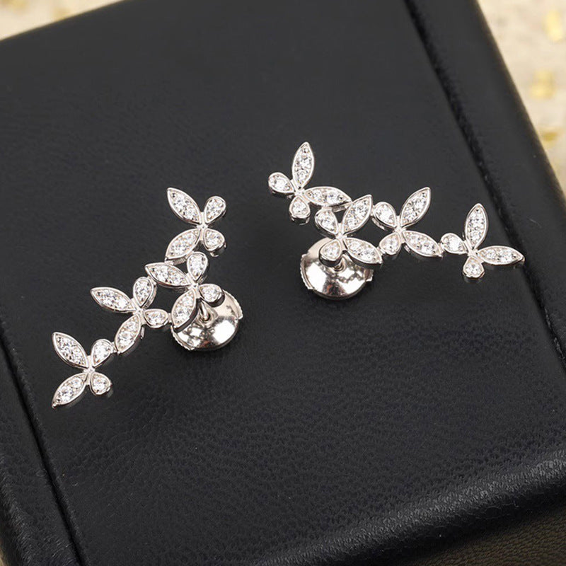 Charming Earring for Any Occasion