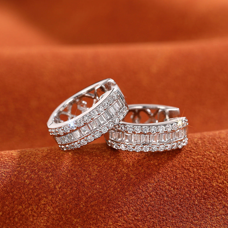 Charming Earring for Any Occasion