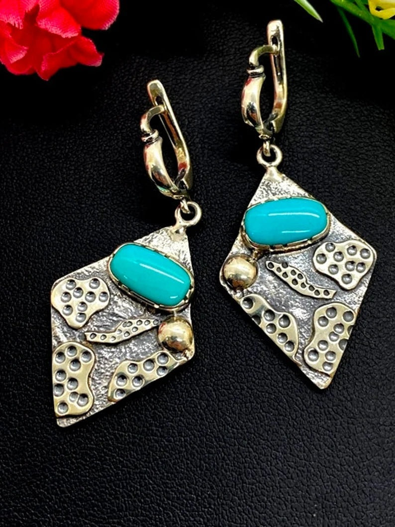 Classic Silver Earring with Timeless Appeal