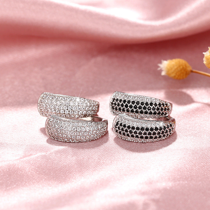 Charming Earring for Any Occasion