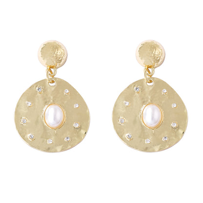 Charming Piece for Any Occasion