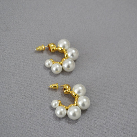 Charming Gold Earring for Any Occasion