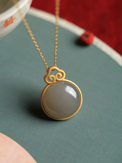Classic Gold Necklace with Timeless Appeal