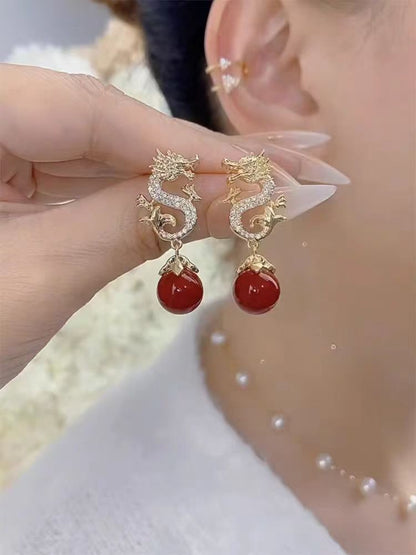 Elegant Gold Earring for Every Occasion