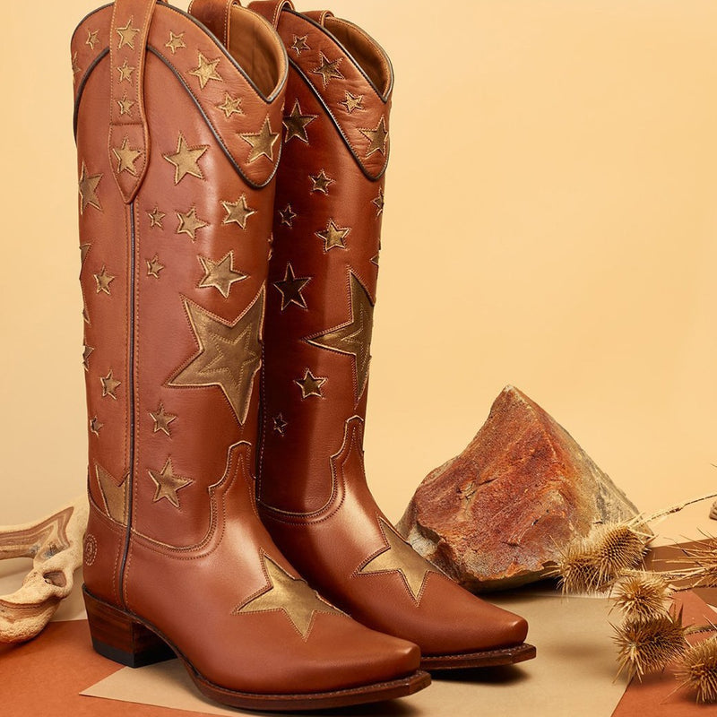 Graceful Orthopedic Boots for Modern Look