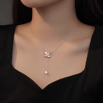 Classic Pearl Necklace with Timeless Appeal