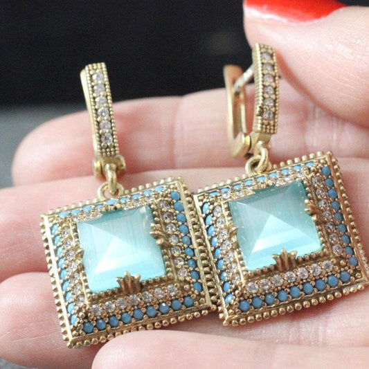Charming Earring for Any Occasion