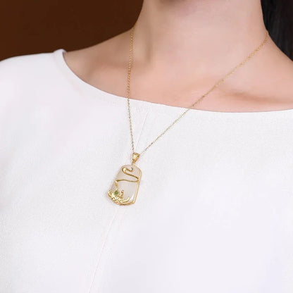 Beautiful Gold Necklace with Unique Style