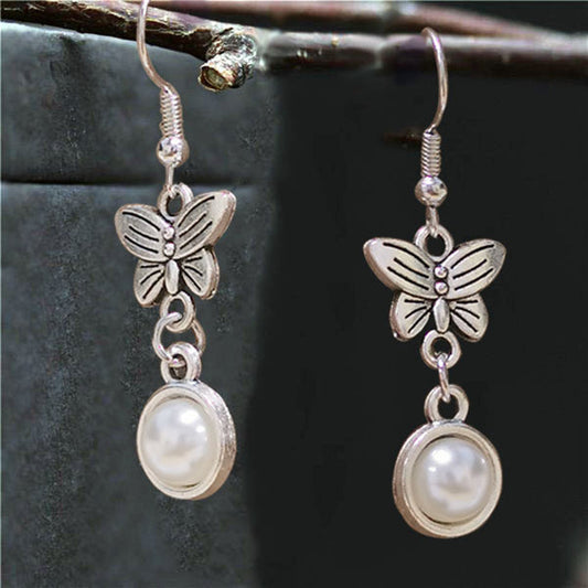 Charming Silver Earring for Any Occasion