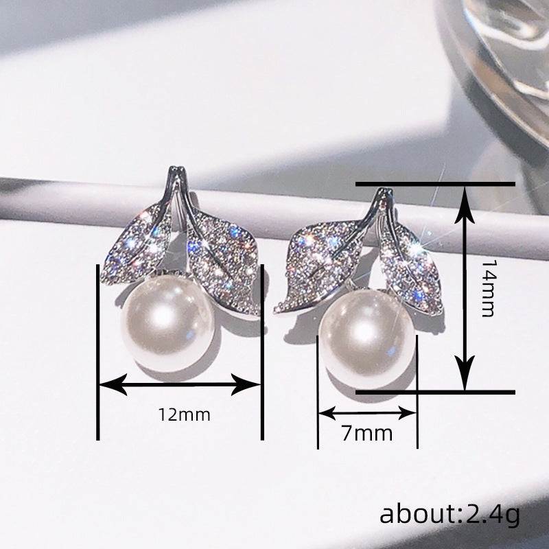 Classic Pearl Earring with Timeless Appeal