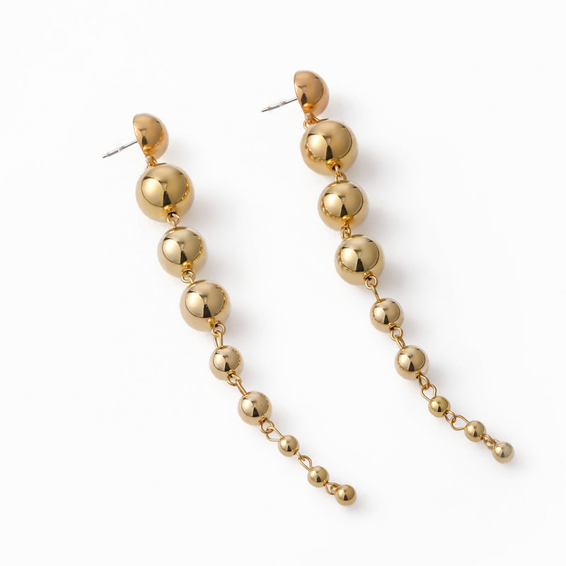 Romantic Gold Earring for Special Moments