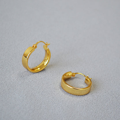 Beautiful Gold Earring with Unique Style