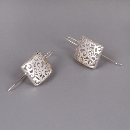 Vintage Handmade Gold Earring