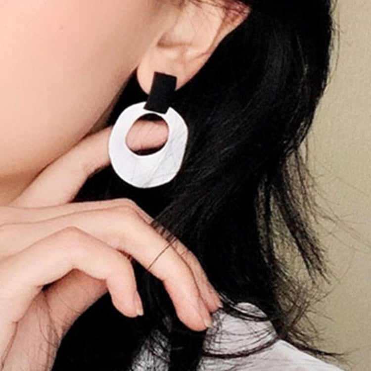 Classic Earring with Timeless Appeal