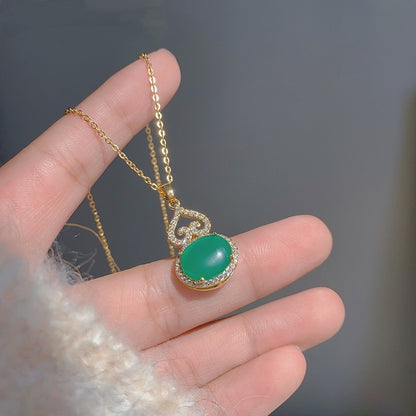 Romantic Gold Necklace for Special Moments