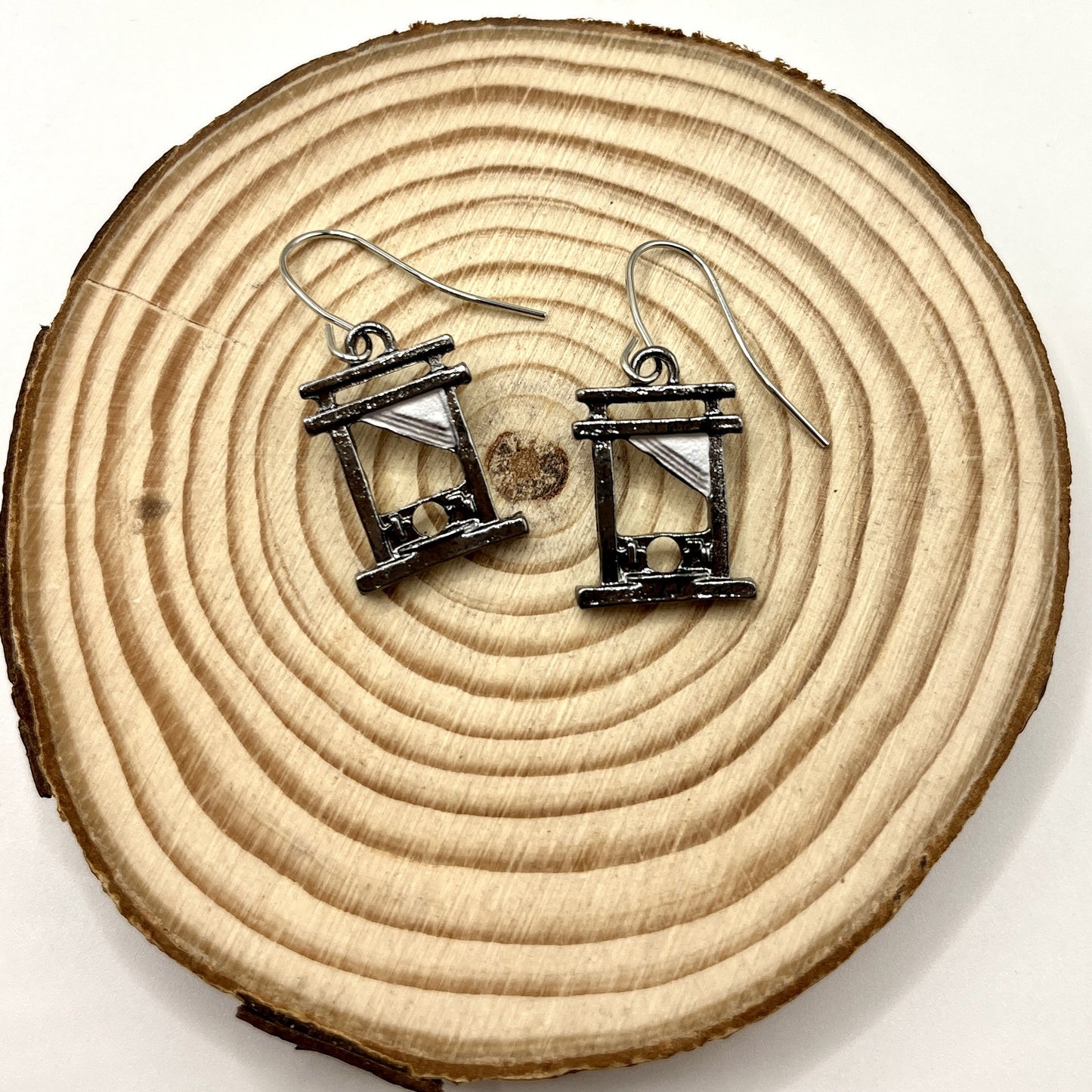 Charming Earring for Any Occasion
