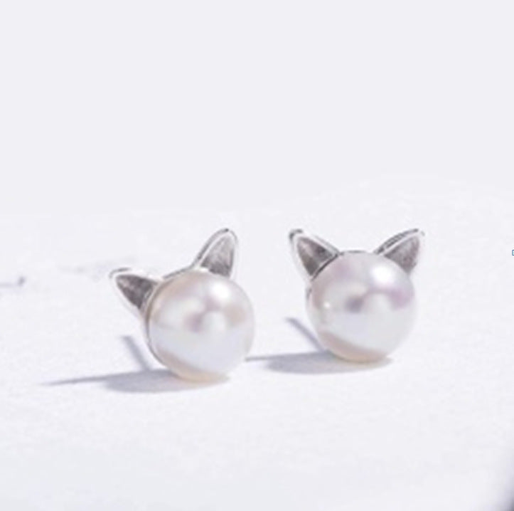 Delicate Artisan Pearl Earring