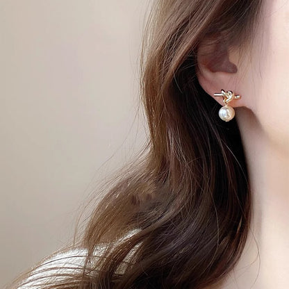 Charming Pearl Earring for Any Occasion