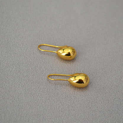 Romantic Gold Earring for Special Moments