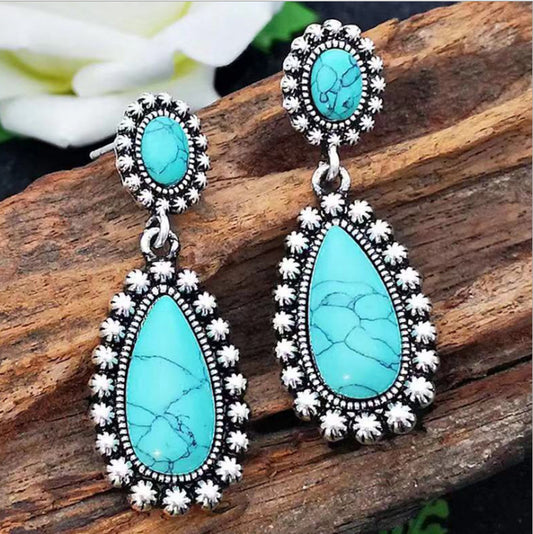 Romantic Silver Earring for Special Moments