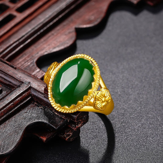 Classic Gold Ring with Timeless Appeal