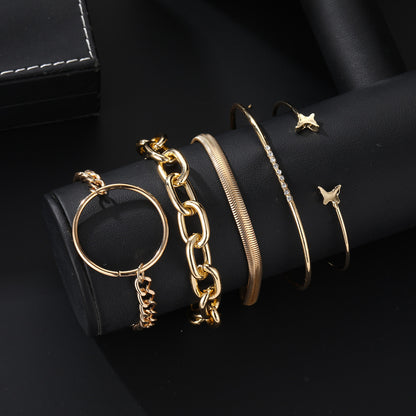 Romantic Gold Bracelet for Special Moments
