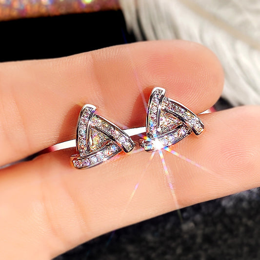 Charming Earring for Any Occasion