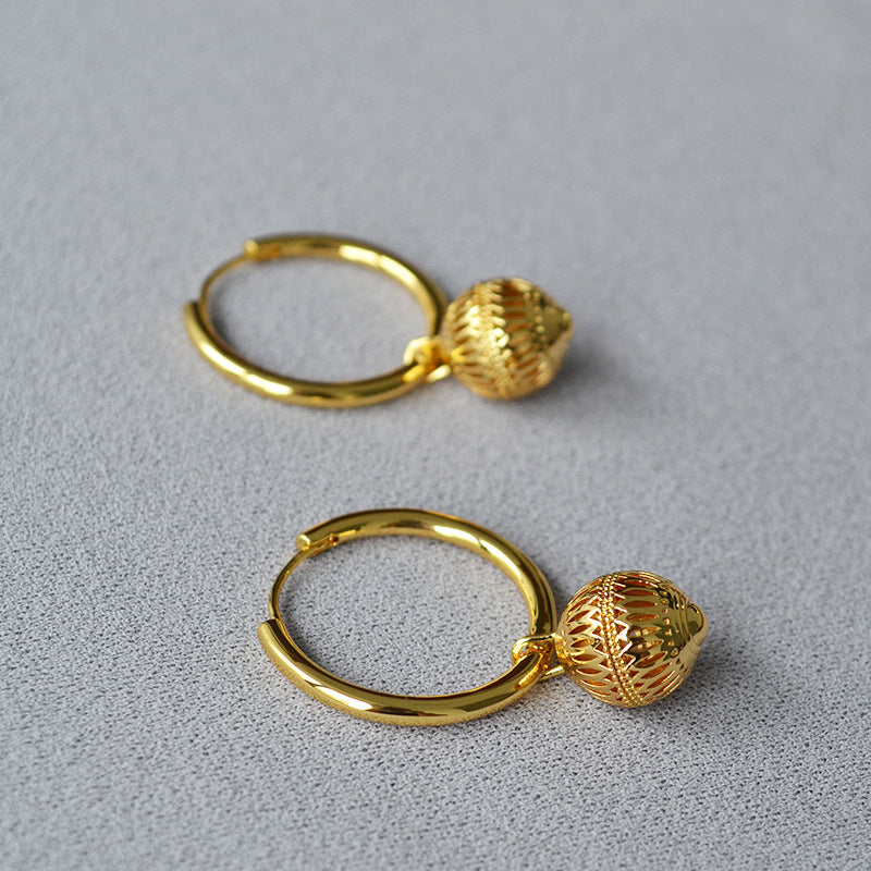 Charming Gold Earring for Any Occasion