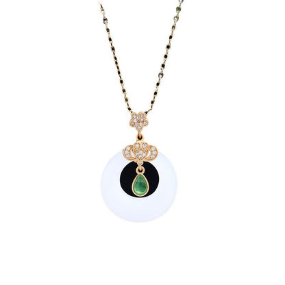 Beautiful Silver Necklace with Unique Style