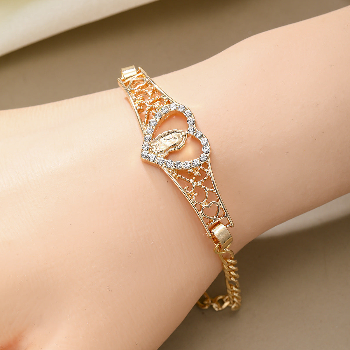 Beautiful Bracelet with Unique Style