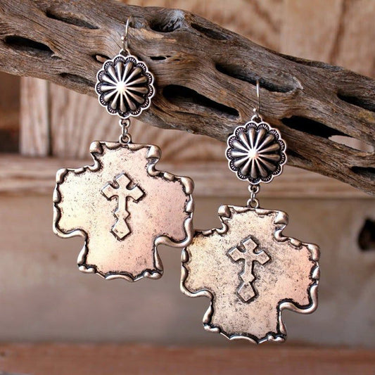 Charming Earring for Any Occasion