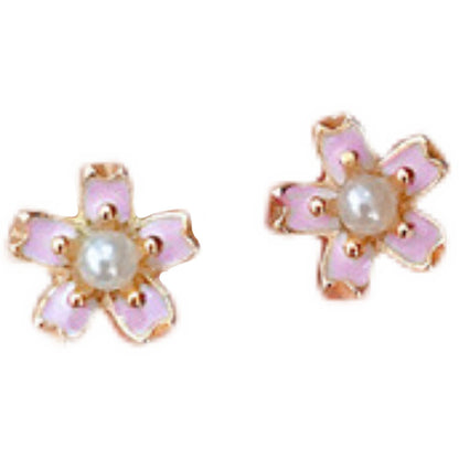 Classic Pearl Earring with Timeless Appeal