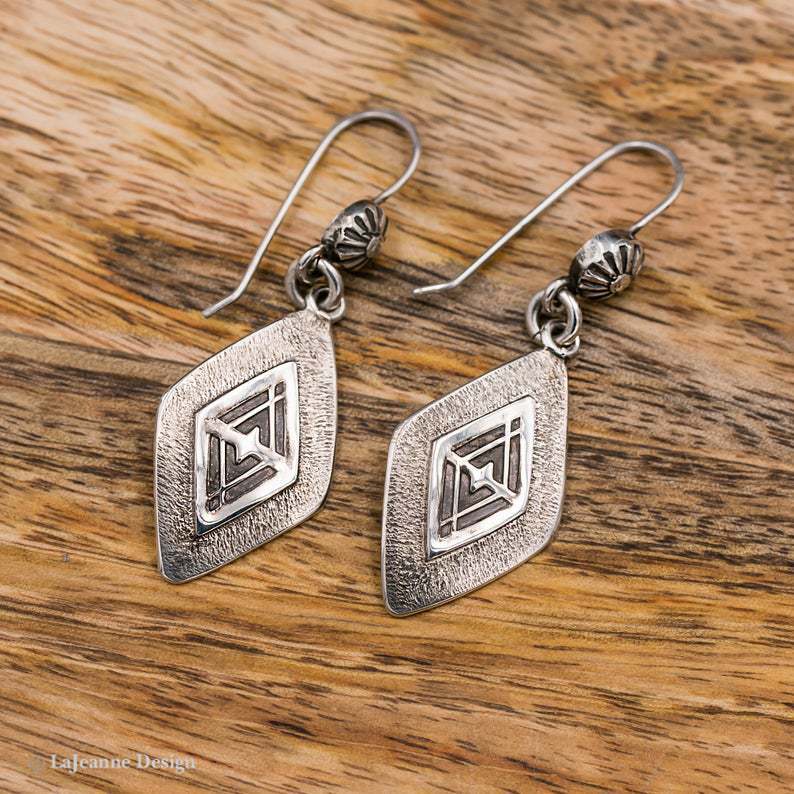 Stunning Earring for Daily Wear