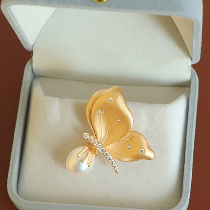 Classic Gold Piece with Timeless Appeal