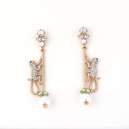 Beautiful Pearl Earring with Unique Style