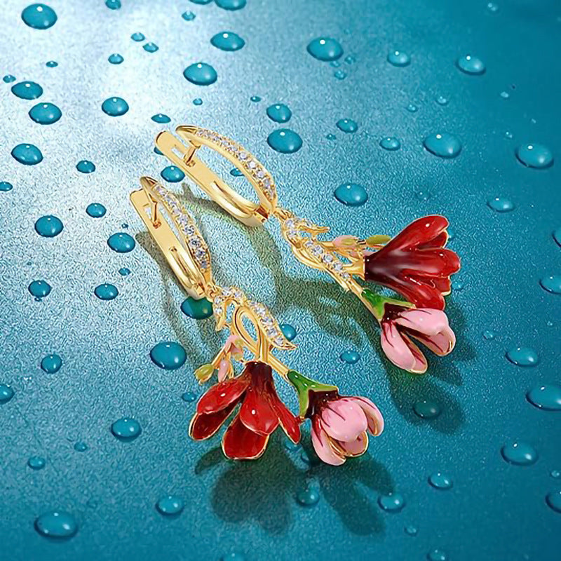 Charming Gold Earring for Any Occasion