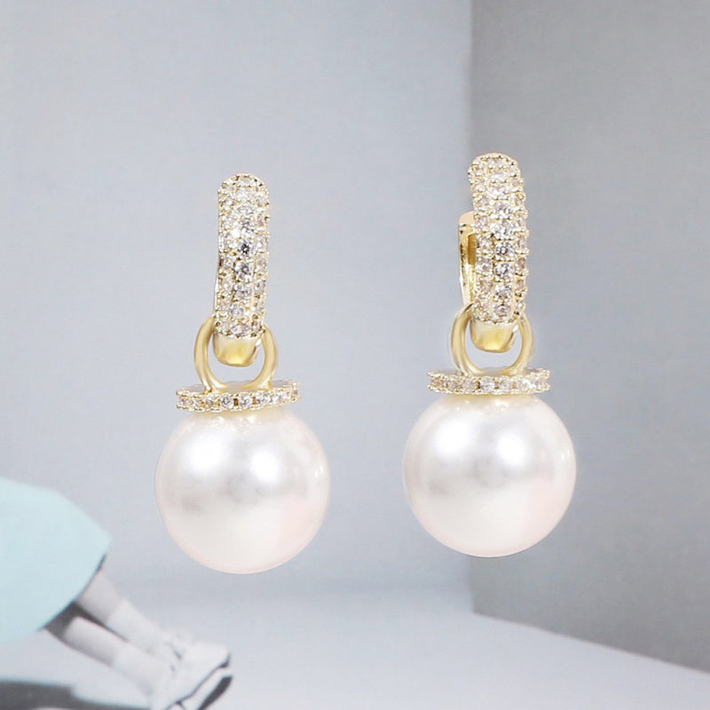 Romantic Pearl Earring for Special Moments