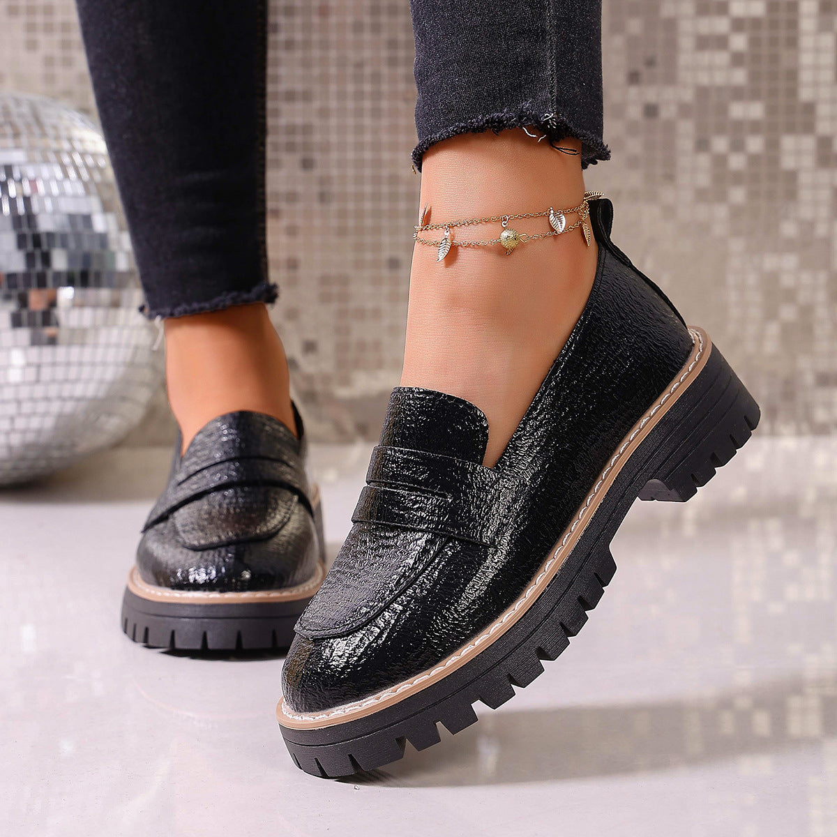 Graceful Orthopedic Shoes for Modern Look