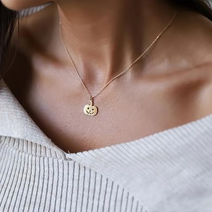 Romantic Gold Necklace for Special Moments