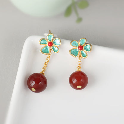 Charming Gold Earring for Any Occasion