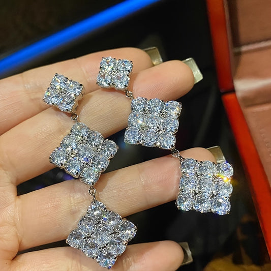 Charming Earring for Any Occasion